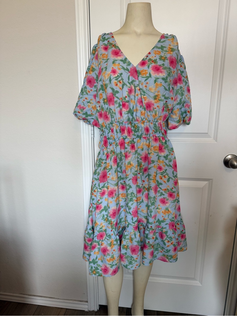 NWT Easel Los Angeles Blue Myrtle Floral Print Rayon Dress